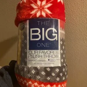 Bedding | New Oversized The Big One Plush Throw | Poshmark